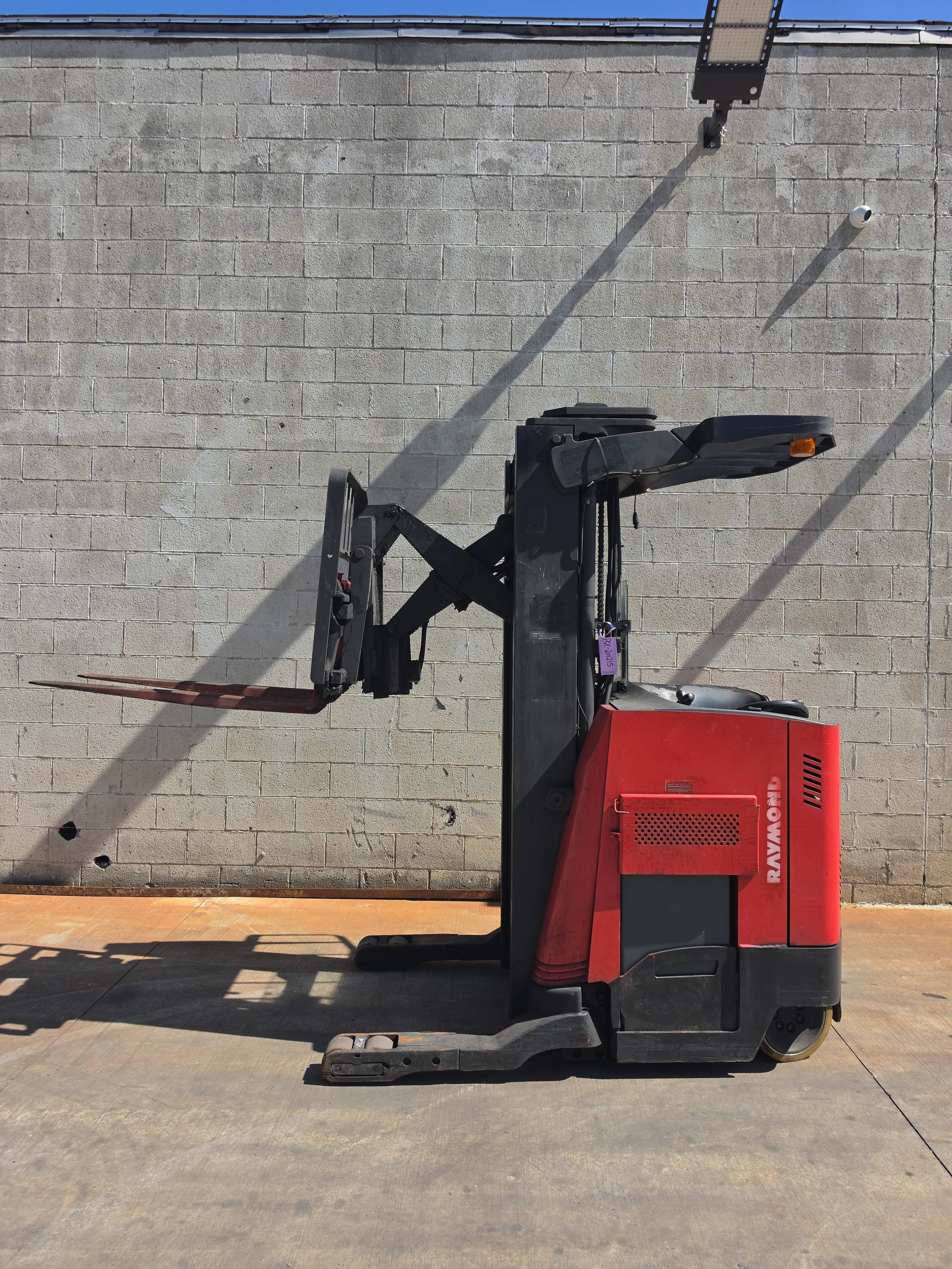 Raymond Model: 750-R45TT 4,500lb Capacity, Single Reach Electric Forklift