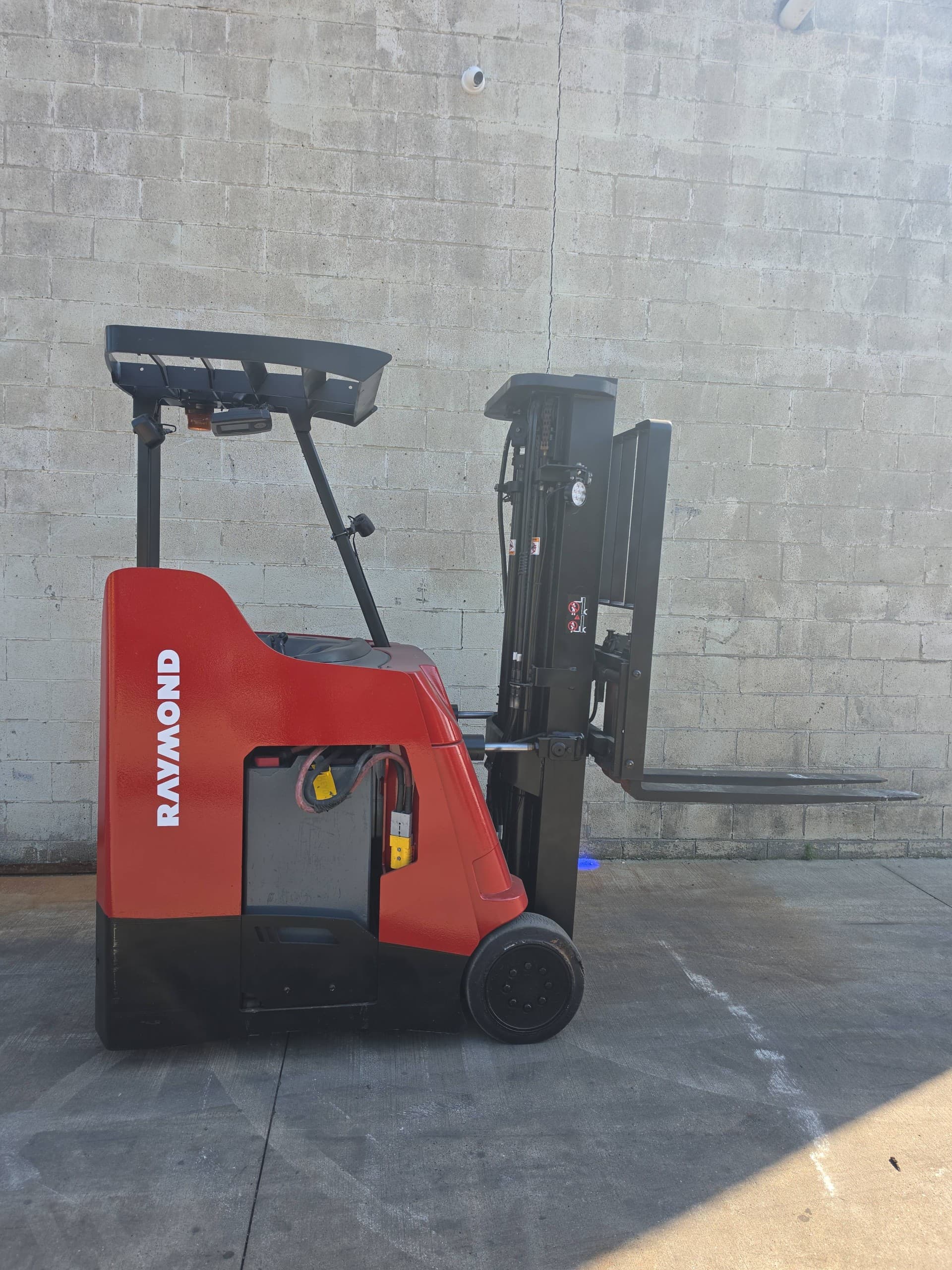 Raymond 415-C35TT 3,500LB Electric Reach Truck, 36V, Battery Included